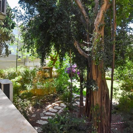 Appartamento Magic Lily By Holyguest Tel Aviv Esterno foto
