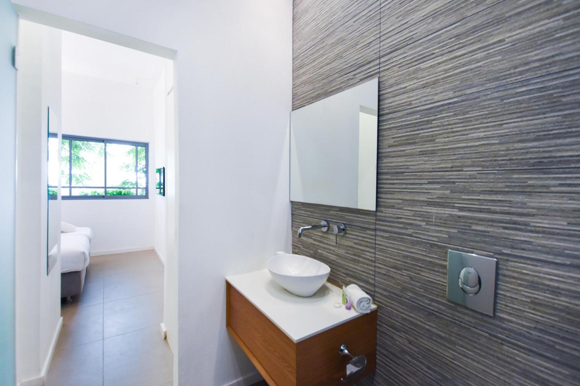 Appartamento Magic Lily By Holyguest Tel Aviv Esterno foto