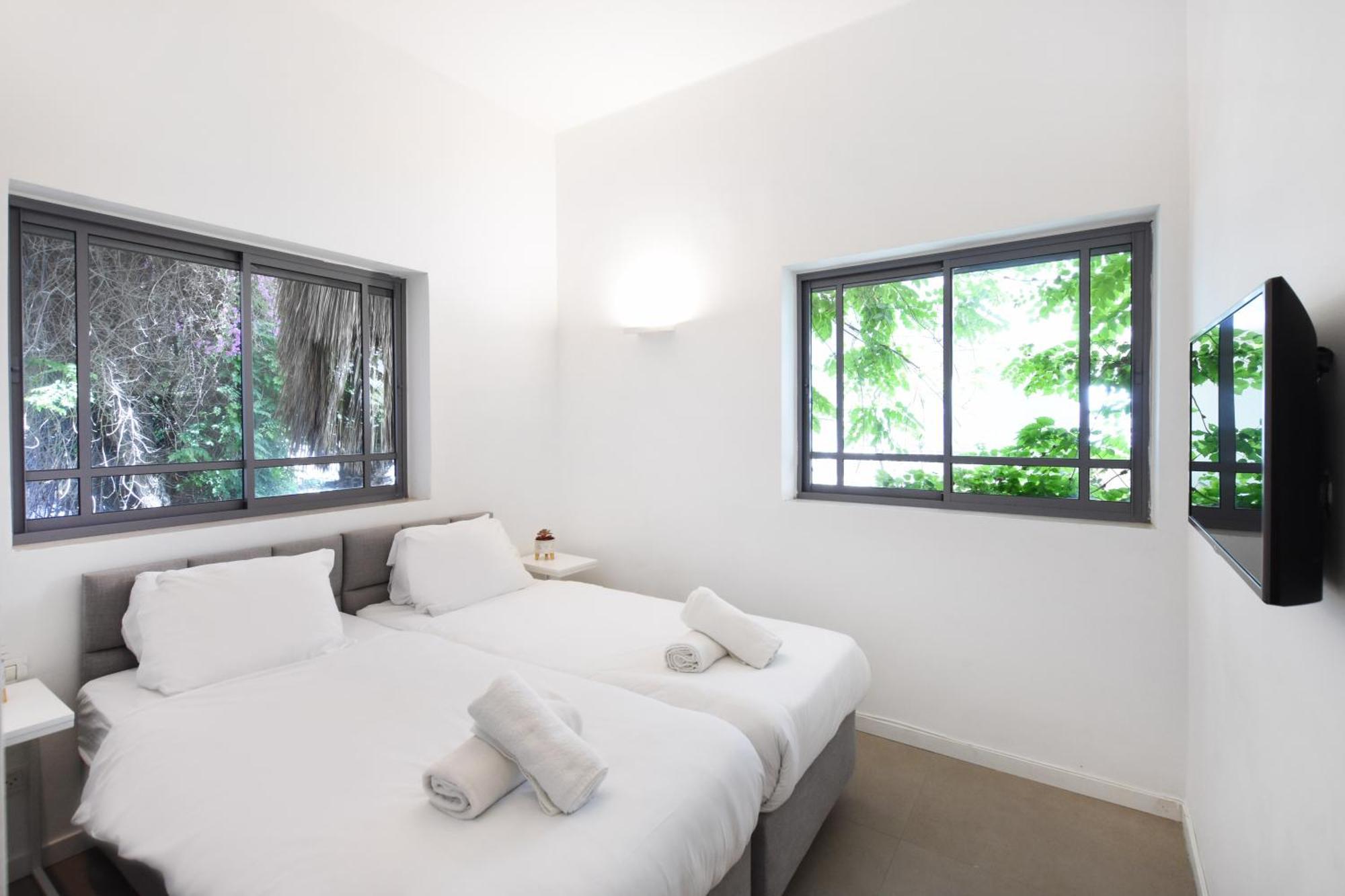 Appartamento Magic Lily By Holyguest Tel Aviv Esterno foto