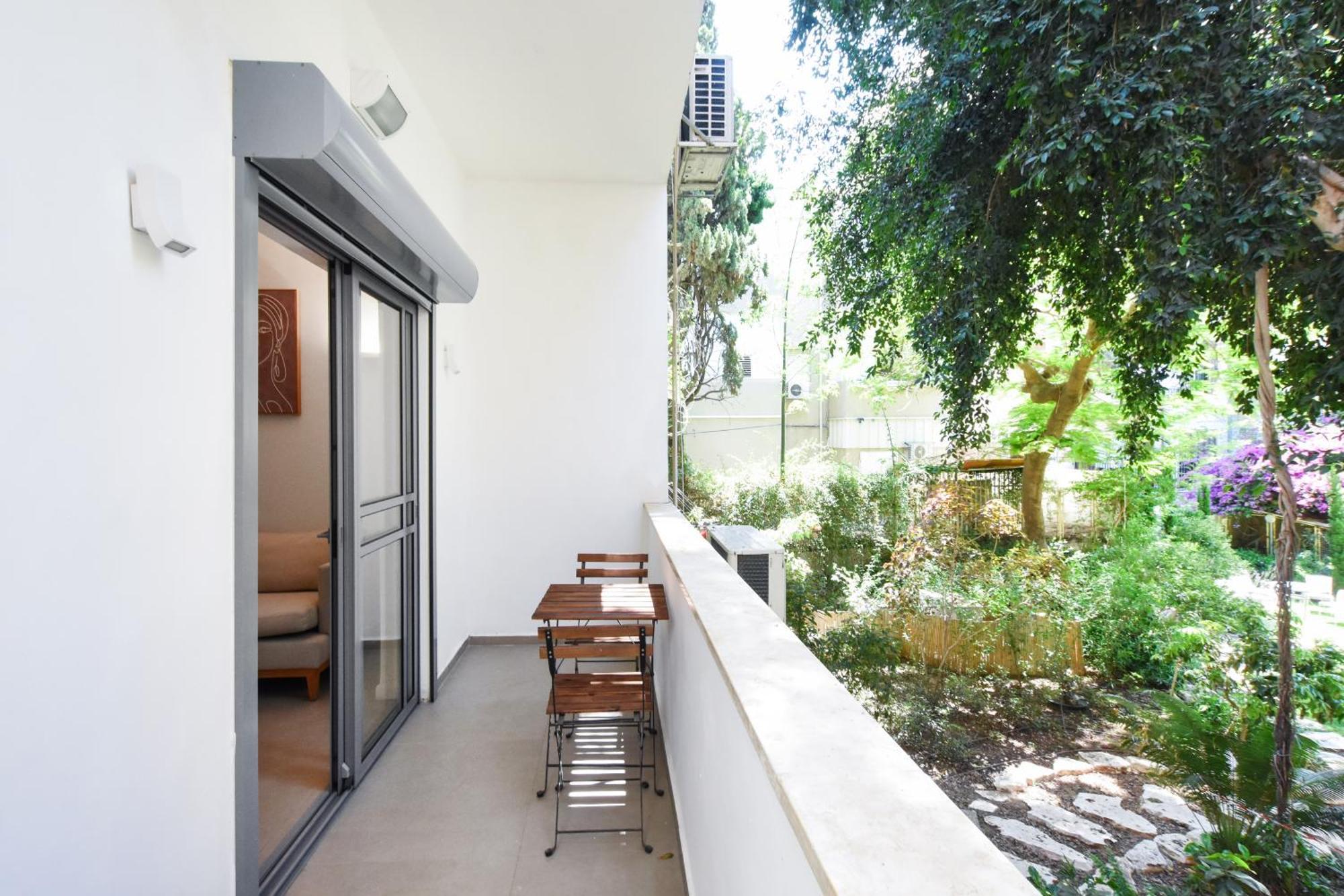 Appartamento Magic Lily By Holyguest Tel Aviv Esterno foto
